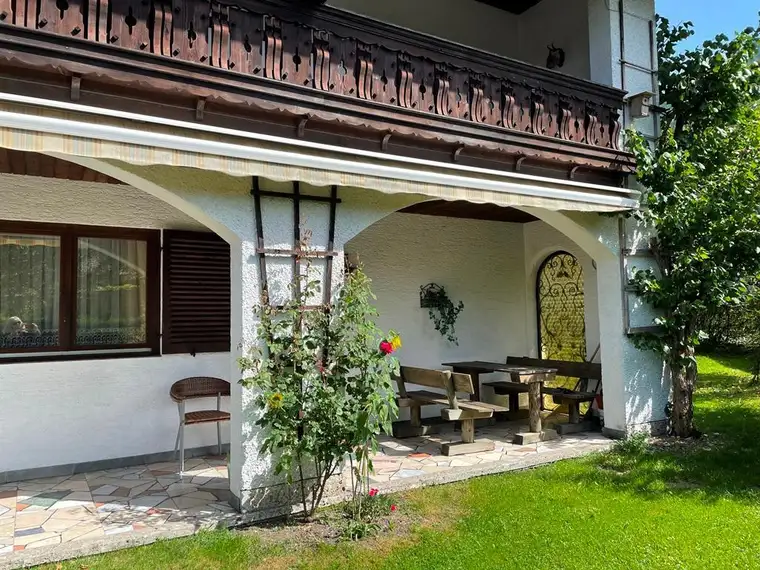 Ein Haus mit vielen Möglichkeiten: Großzügiges Wohnhaus mit Doppelcarport in Fürstenbrunn