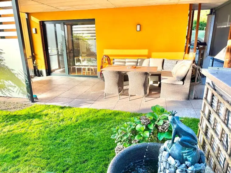 STADTNAH-NATURNAH! Neuwertige 3-Zi.-Gartenwhg. mit Kachelofen und 2 TG-Plätzen in Elsbethen