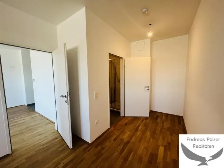 Provisionsfreie 2 Zimmer Wohnung im Green Tower, geniale Lage, traumhafter Ausblick über die Stadt