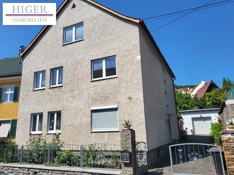 Attraktives Stadthaus mit 3 Wohnungen in bester Lage!