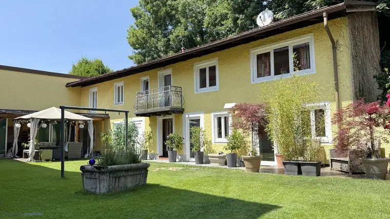 KAUF - TOPLAGE PARSCH: Jahrhundertwende Villa mit Nebengebäude