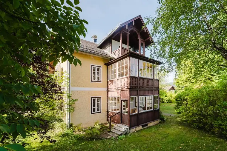 Traditionelles Salzkammerguthausin Stroblam zauberhaften Wolfgangsee