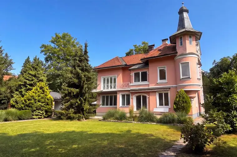Jahrhundertwende-Villa im "Dornröschenschlaf"in Riedenburg/Maxglan