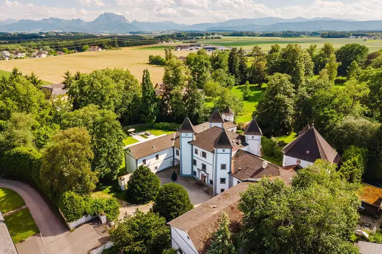 Renaissance-Traum im Salzkammergut Wohnschloss mit Charme und Historie