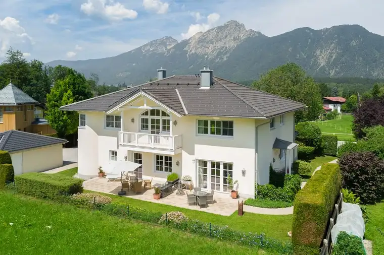 Wohnen auf höchstem Niveau!Villa mit Einliegerwohnung und Wellnessbereich