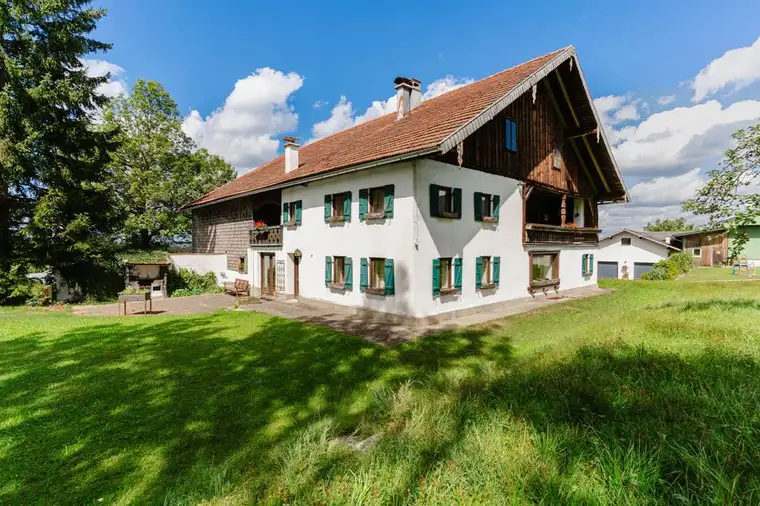Landidylle nähe Attersee!Traditionelles Bauernhaus im Attergau