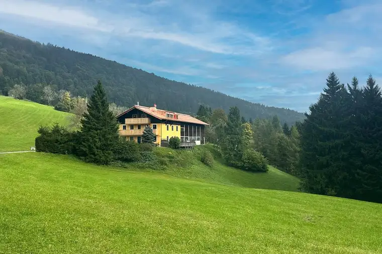 Ihr Rückzugsort im Grünen!5-Zimmer Wohnung mit Garten am Gaisberg