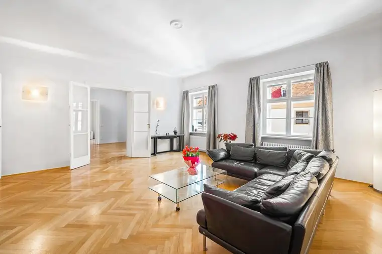 185 m² Altbaujuwel im Jesuitenviertel – Ihr Wohntraum in der Schönlaterngasse