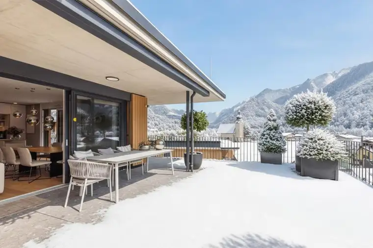 Südlich von Salzburg - naturnah wohnen!Modernes Penthouse in Panormalage