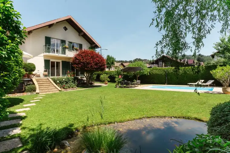 Lebensraum mit Charakter!Familienhaus mit Garten und Pool