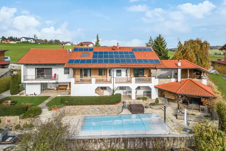 Ein Stück Autarkie! Grosszügiges Mehrgenerationenhaus, Nähe Passau