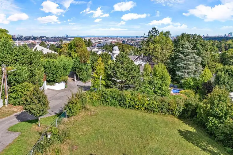 Grünes Wohnen mit Entwicklungspotenzial!Großzügiges Grundstück in begehrter Hietzinger Lage