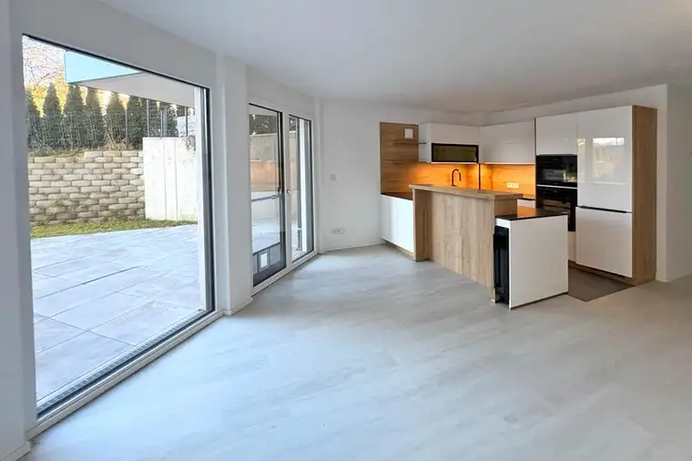 Wohnen im Grünen: Moderne 3-Zimmer Gartenwohnung mit Terrasse