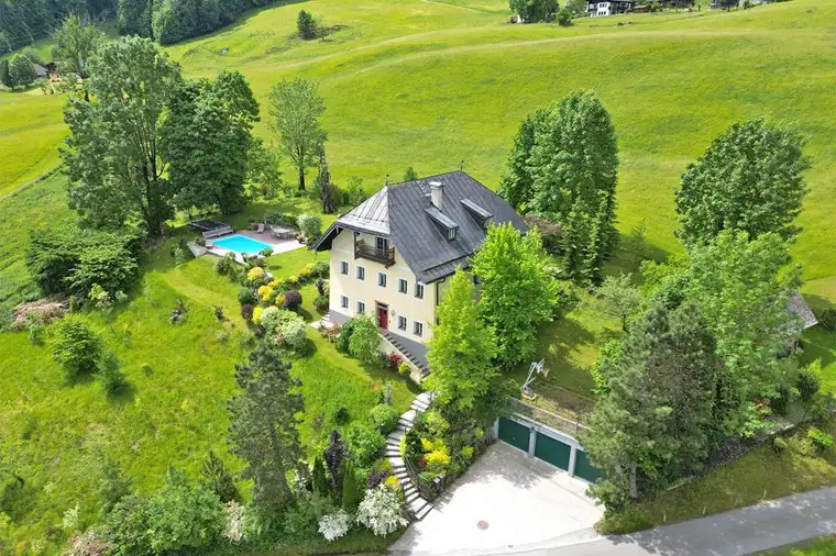 Logenplatz neben dem Skilift!Repräsentatives Forsthaus in unverbaubarer Panoramalage am Dürrnberg!