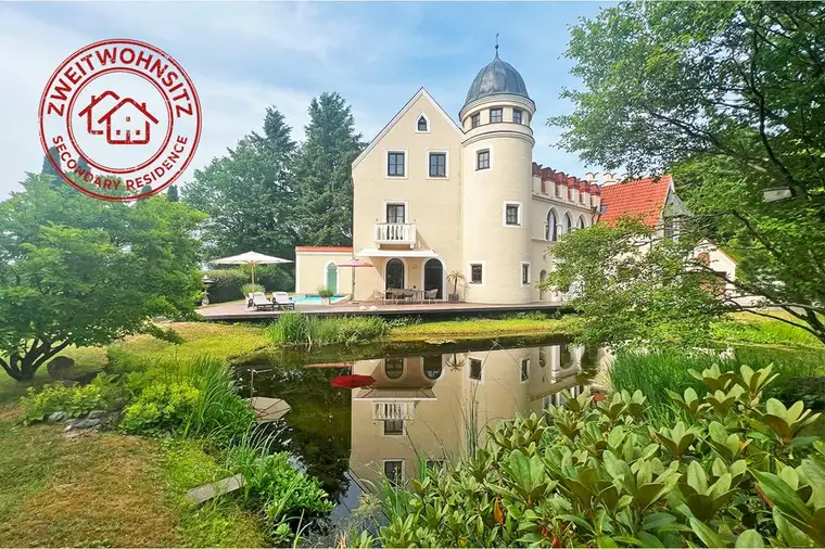 Historie trifft modernen Wohnkomfort!Schloss mit Blick auf Burghausen - gute Anbindung nach München