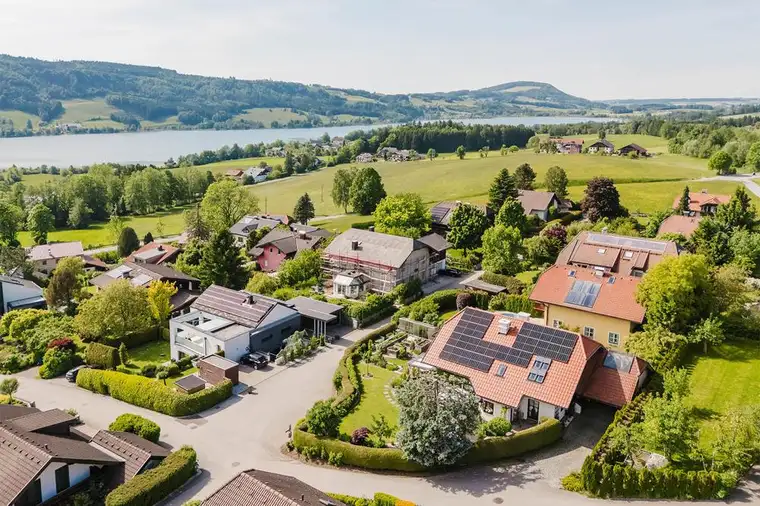 Geborgenheit mit Ausblick – Zeitloses Wohnen am Irrsee