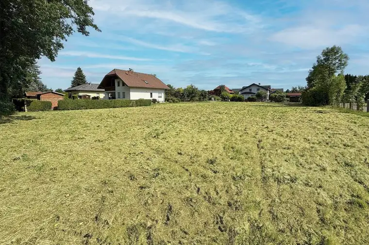 Wohnen im Einklang mit der Natur!Sonniges Grundstück in Ortsrandlage