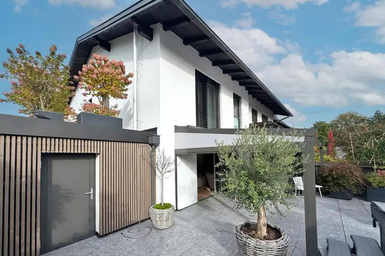 Ruhige Eleganz! Eck-Haus de Luxe mit Swim-SPA in Bestlage Anif