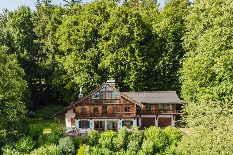 Stilvolles Bauernhaus mit Panoramablick über das Salzburger Alpenvorland