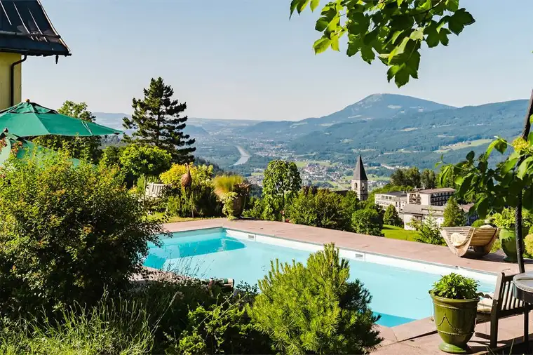 Logenplatz!Repräsentatives Forsthaus in unverbaubarer Panoramalage direkt am Dürrnberg!