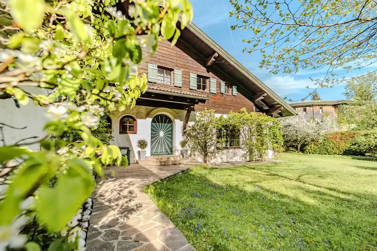 Dem SEE so nah!Landhaus-Villa in St. Gilgen am Wolfgangsee