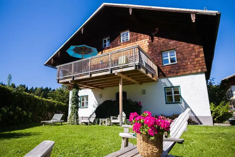 Charmantes Landhaus in sonniger Panoramalage samt 360° Bergblick!