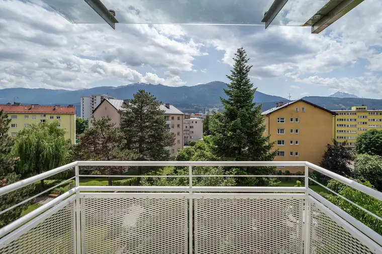 Sanierte 2-Zimmerwohnung mit Aussicht