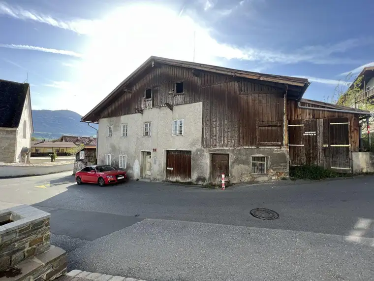 Ihr Bauprojekt in Arzl – Sonniges Grundstück mit bewilligter Architektenplanung!