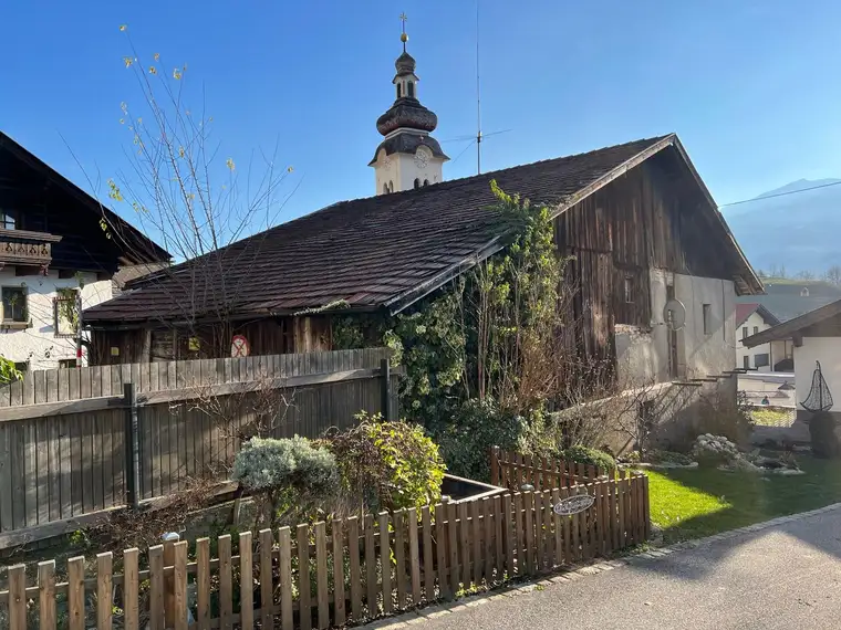 Ihr Bauprojekt in Arzl – Sonniges Grundstück mit bewilligter Architektenplanung!