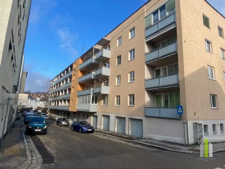Top Sanierte, 4 Zimmer Wohnung in Linz Urfahr nähe Lentia und 5 Minuten zur Strassenbahn