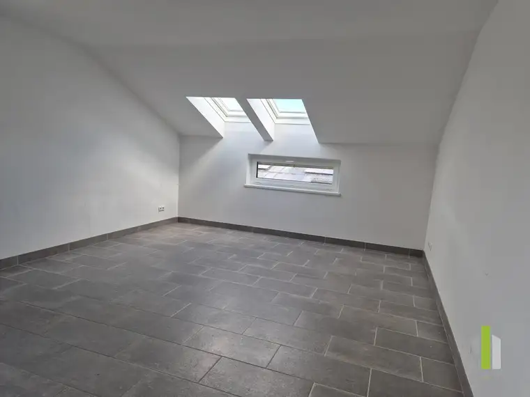 Anlageobjekt! Gut vermietete, sonnige 3 Zi-Dachgeschosswohnung mit Seeblick