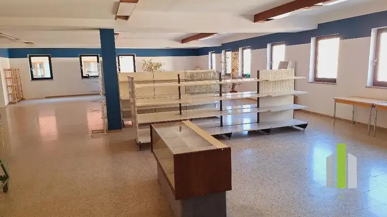 Großes Geschäftslokal im Ortszentrum von Mauerkirchen zu vermieten