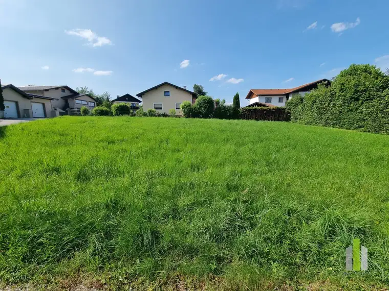 Sonniges Baugrundstück in attraktiver Lage am Ortsrand von Bürmoos