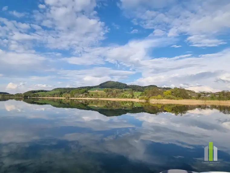 Seegrundstück mit Steg, Boje &amp; Weinfass-Schlafplatz – direkt am Obertrumer See!