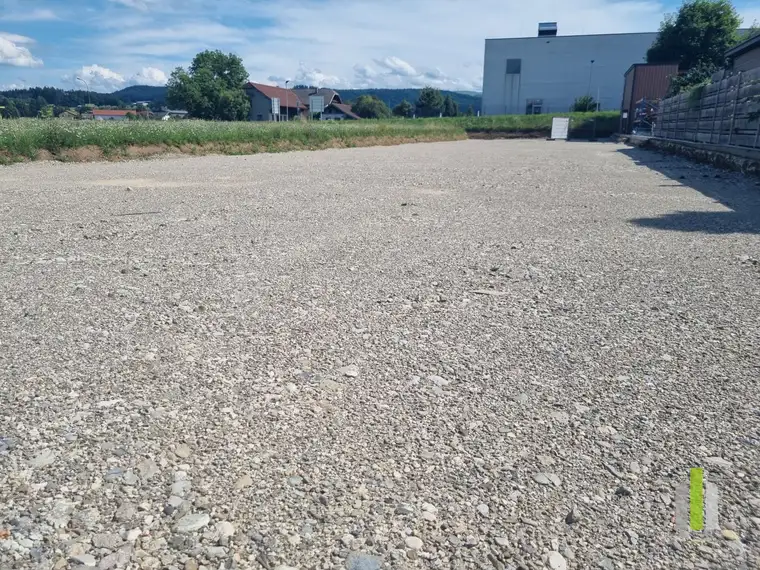 Geschotterte Freifläche, Lager- oder Abstellfläche zur Miete