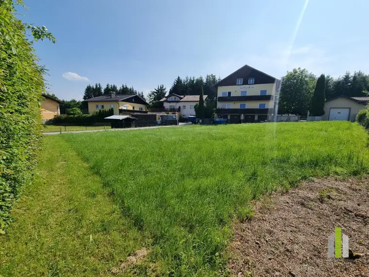 Sonniges Traumgrundstück in attraktiver Lage am Ortsrand von Bürmoos