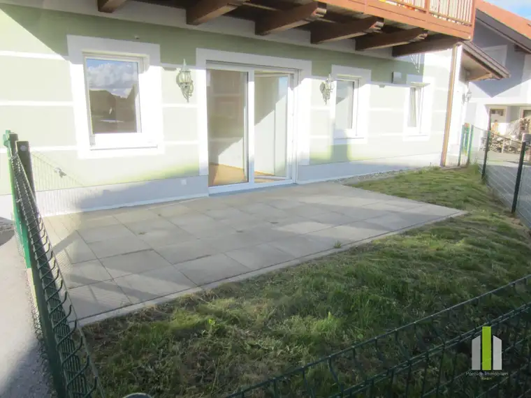 Attraktive 4-Zi.-Terrassenwohnung im 3-Parteienhaus