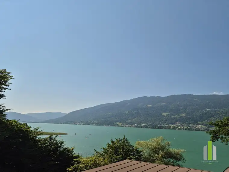 Schönes Seegrundstück mit Seezugang und Baubewilligung!