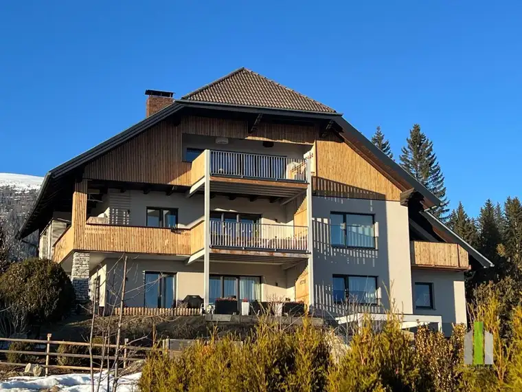 Traumhafte 3 Zimmer Wohnung mit phänomenalem Ausblick und idylischem Gemeinschaftsgarten