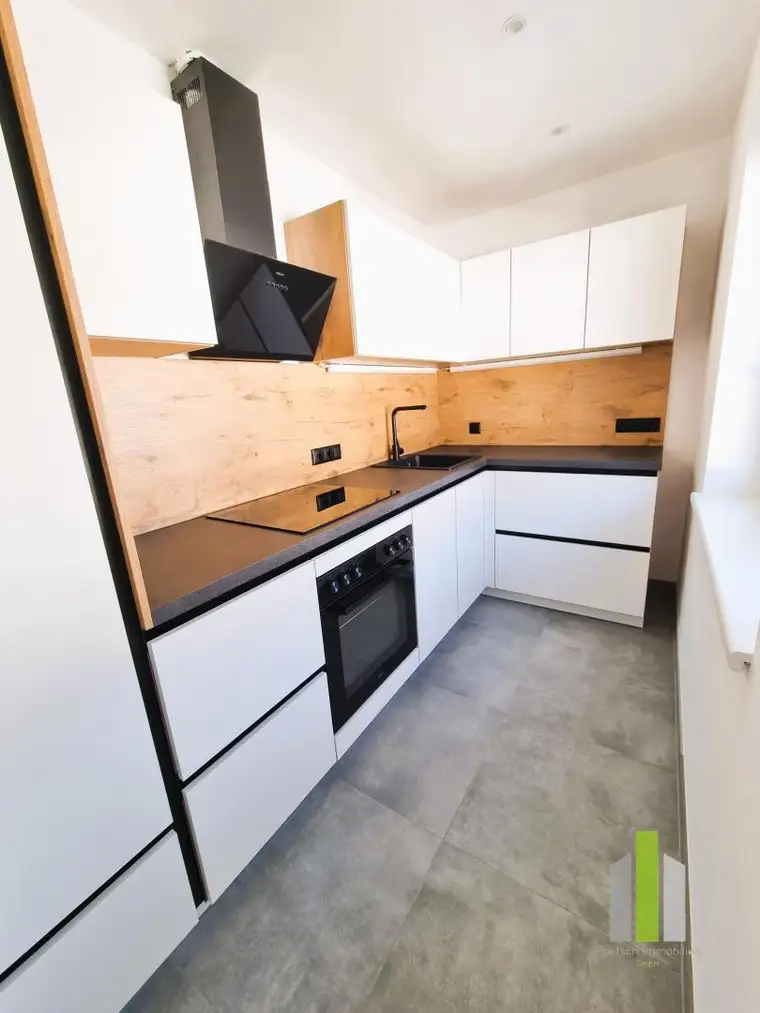 Generalsanierte 2-Zimmer-Wohnung mit Westbalkon in ruhiger Lage!