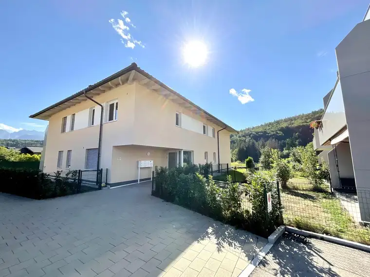 Neuwertige 2-3-Zi.-Whg. mit Terrassenbalkon und TG-Stellplatz
