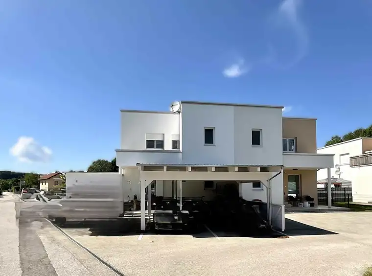 WIE NEU! DHH mit Gartenparadies und Doppelcarport