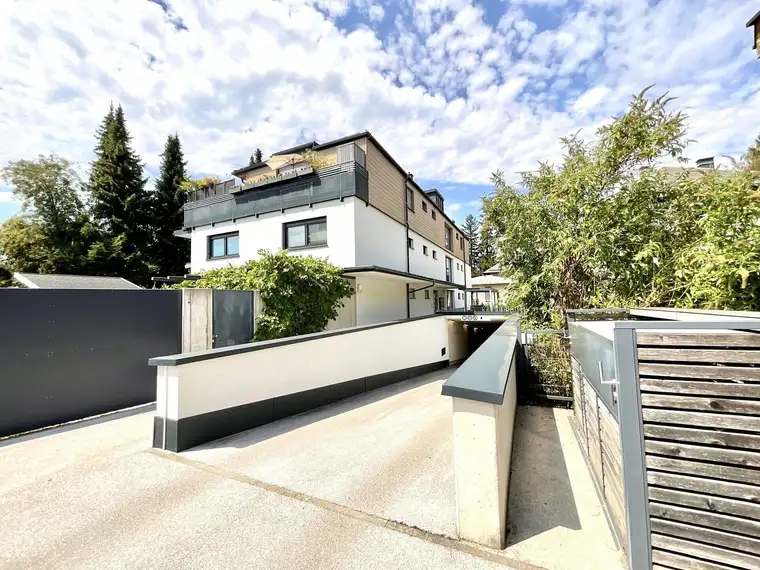 Neuwertige 2-Zi.-Gartenwohnung in ruhiger Stadtlage inkl. TG-Stellplatz