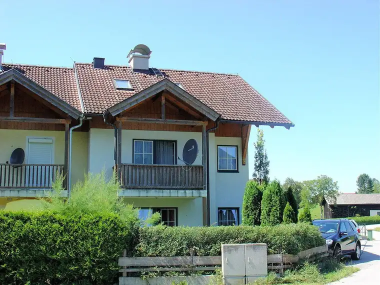 2-ZIMMER-HAUSETAGE IN RUHIGER WOHNLAGE