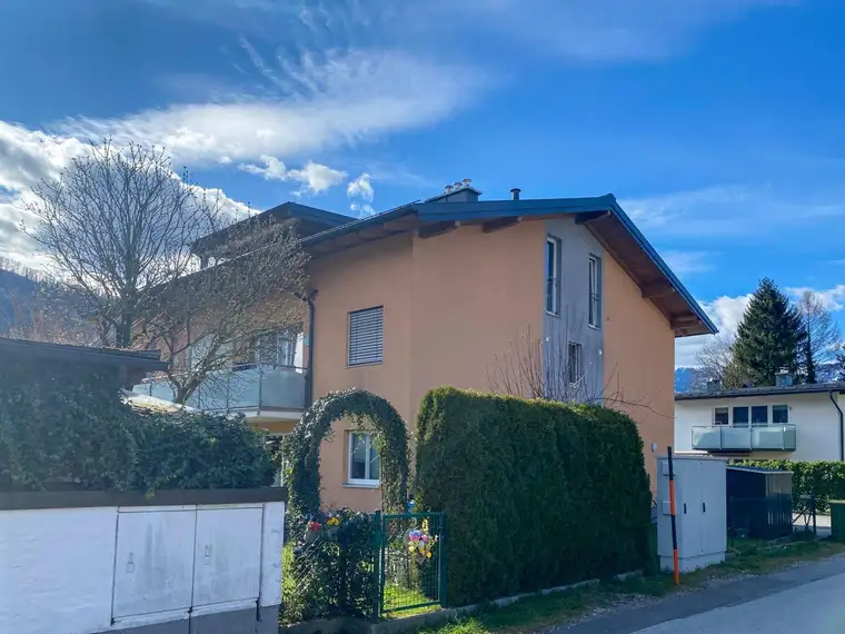 2 ZIMMER-DACHTERRASSENWOHNUNG