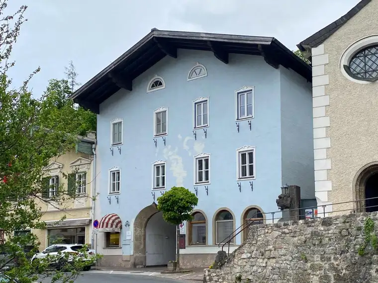 GROSSZÜGIGE BÜRO-/KANZLEIFLÄCHEN IM GOLLINGER MARKT