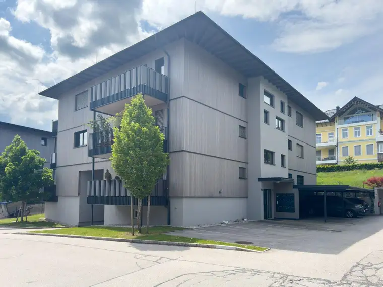 NEUWERTIGE GARCONNIERE MIT SCHLAFNISCHE UND BALKON!
