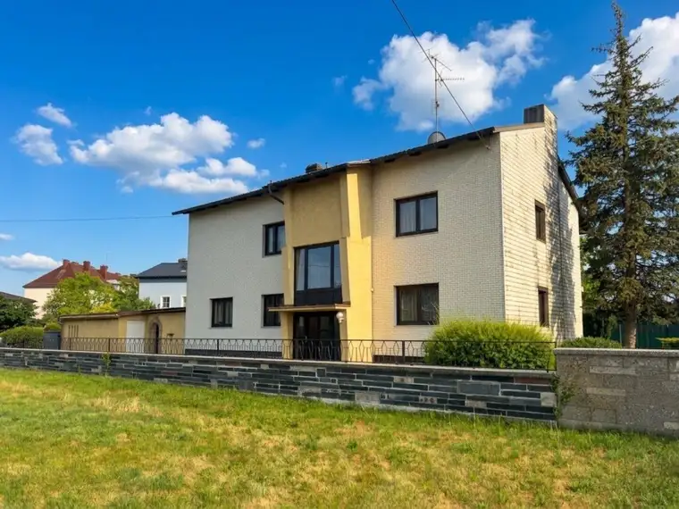 SANIERUNGSBEDÜRFTIGES WOHNHAUS IN BRAUNAU
