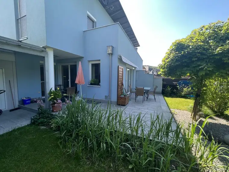Schöne Doppelhaushälfte in Pinsdorf mit Keller, Garten u Garage