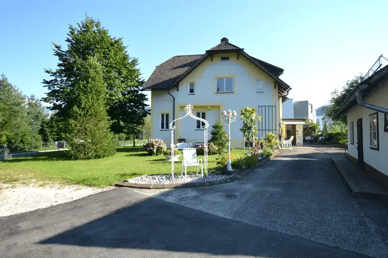 Neuer Preis! Altbauvilla in zentraler Bestlage von Altmünster zu verkaufen / Bauträgergrundstück